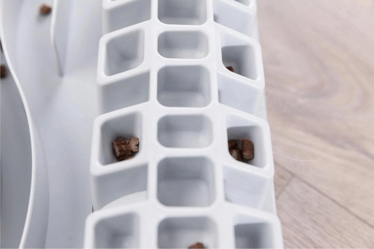 Trixie Cat Activity Fun Bord - 40X30 CM 2 Trixie Cat Activity Fun Bord - 40X30 CM - Afbeelding 2