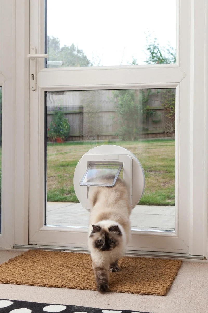 Sureflap Montageadapter Voor Kattenluik - Wit - 14 X 12 Cm 3 Sureflap Montageadapter Voor Kattenluik - Wit - 14 X 12 Cm - Afbeelding 3