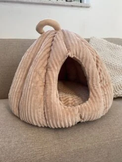 By Tiekeman Kattenmand Pompoen - Beige - Luxe Kattenmand - Kattenkussen - Anti Slip - 40x40x38 Cm -Merkloos Winkel 900x1200 24